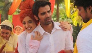 سانيا إيراني وبارون سوبتي أبطال مسلسل من النظرة الثانية. 