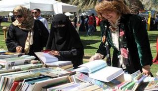 شهد المهرجان حضورًا كبيرًا للطلبة من مختلف المدارس للعثور على الكتب التي تناسبهم