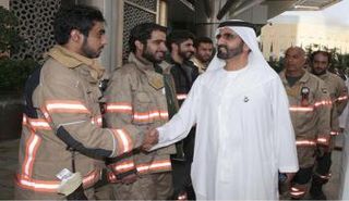 محمد بن راشد يُشيد بالأداء الرفيع لفرق الدفاع المدني في دبي
