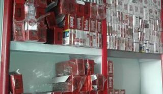  سجائر معروضة في أحد المحال بغزة