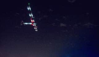 طائرة شمسية