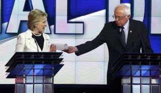 اتهامات متبادلة بين كلينتون وساندرز