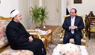 السيسي وشيخ الأزهر في لقاء سابق