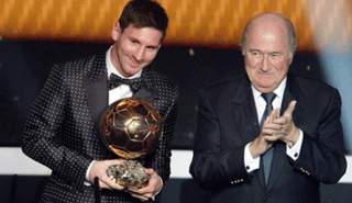 بلاتر و الأرجنتيني ليونيل ميسي