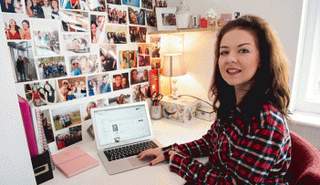 لورا روز دخلت عالم المال من بيع ملابسها القديمة