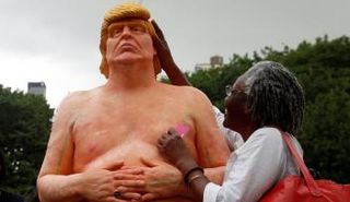 تمثال دونالد ترامب