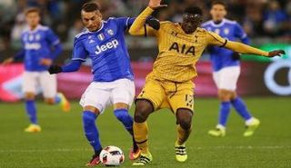 يوفنتوس يهزم توتنهام وديا بهدفي ديبالا وبنعطية