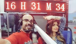 الإذاعيان أمجد حجازين وجيسي أبو فيصل 