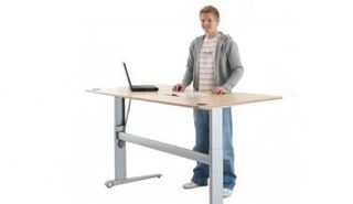 دراسة أمريكية تكشف أن الوقوف يمكن أن يقلص الوزن 