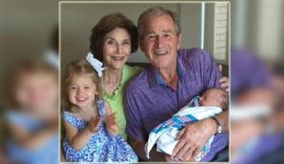 جورج بوش يسترجع شبابه