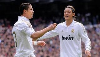 أوزيل ورونالدو