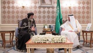 الملك سلمان يستقبل بابا أقباط مصر
