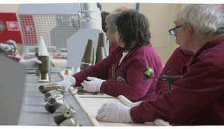 وظف مصنع إيغانوفو في بلغاريا مؤخرا عمالا إضافيين لرفع الطاقة الإنتاجية