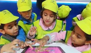 البرنامج الصيفي الذي تنظمه حروف ومكتبة الشارقة العامة