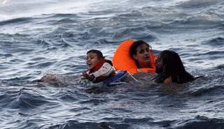 يفرون من الجحيم إلى الموت