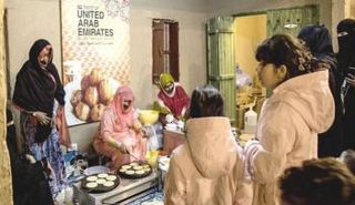 الجناح يعرف الزوار على التراث الإماراتي