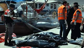 غرق المهاجرين في البحر المتوسط