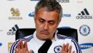 مورينيو يبتعد عن مانشستر يونايتد.. وبديله جاهز