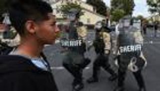 القبض على 8 من معارضي ترامب أثناء مظاهرة ضده