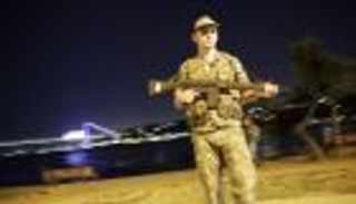 العالم يدعو تركيا لاحترام الديمقراطية وضبط النفس