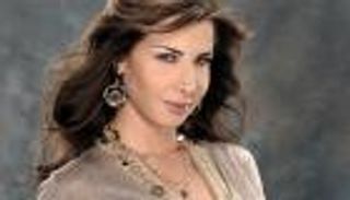 صورة.. نانسي تعايد الإمارات بـ "القلب" و "العلم"