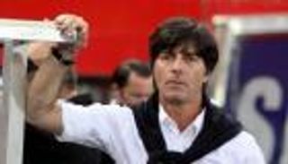 مدرب ألمانيا يعلن القائد الجديد بعد إعتزال شفاينشتايجر