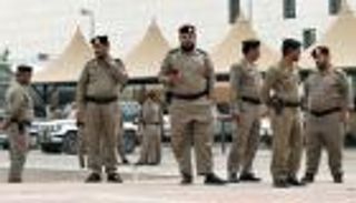 مقتل انتحاري وإصابة شرطيين في تفجير خارج القنصلية الأمريكية بجدة