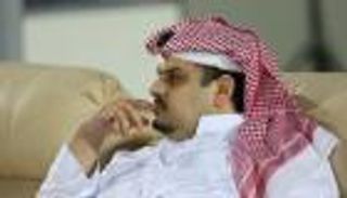 رئيس الهلال السعودي السابق يطالب بمقاطعة اللعب في إيران