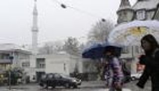 حزب هولندي يعد بإغلاق المساجد وحظر القرآن حال فوزه