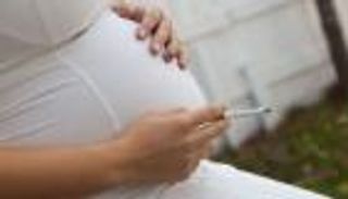 إنفوجراف.. أخطر 7 أضرار للتدخين على المرأة الحامل