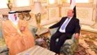 هادي يشيد بموقف الإمارات الداعم لليمن في مواجهة الانقلابيين