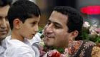 والدة العالم الإيراني شهرام تفتح الصندوق الأسود لإعدامه