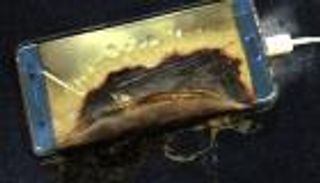 ماذا قال عملاء سامسونج عن هاتفها "سريع الاشتعال"؟