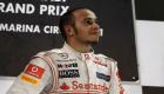 هاميلتون أول المنطلقين في سباق بريطانيا للسيارات