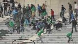 قتيلان وعشرات الجرحى في أحداث شغب بين جمهور الرجاء المغربي