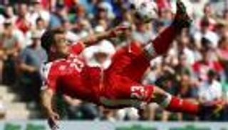 فيديو.. شاكيري "الأكروباتي" ينهي صمود بولندي دام 460 دقيقة 