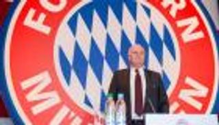 بيكينباور يدعم عودة هونيس لرئاسة البايرن 