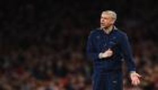 فينغر يلمّح إلى إنهاء صفقة النني خلال 10 أيام