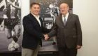 رسمياً.. بورتو يتعاقد مع بيسيرو مدرب الأهلي السابق