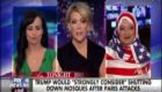 فيديو.. مسلمة محجبة بالعلم الأمريكي ترد على تصريحات دونالد ترامب