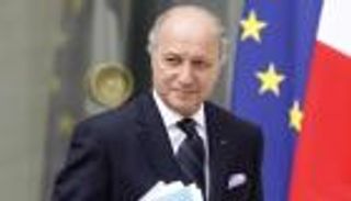 فابيوس: الإمارات أسهمت بشكل كبير في إنجاح قمة المناخ