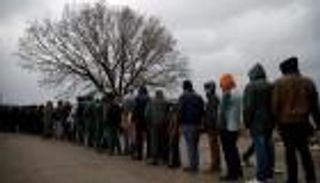 فرنسا تدعو تركيا للتعاون في أزمة اللاجئين بدون "ابتزاز" 