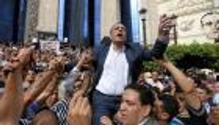 تأجيل محاكمة نقيب الصحفيين المصريين إلى 2 يوليو بتهمة إيواء مطلوبين