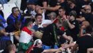 بالصور.. جماهير المجر تشتبك مع الشرطة الفرنسية