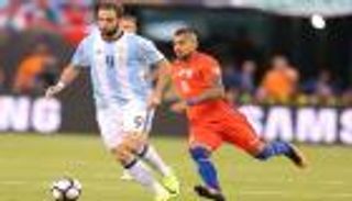 بالفيديو.. لعنة هيجواين تحرم الأرجنتين من لقب جديد