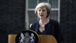 تيريزا ماي تدافع عن بقاء الترسانة النووية البريطانية