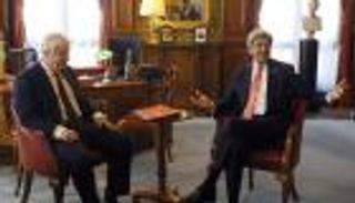 الجارديان: تصريحات جونسون السابقة تحرجه أمام كيري