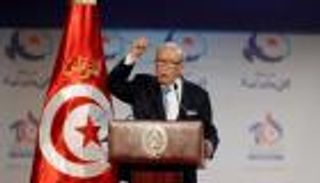السبسي يتحدى الاعتراضات ويكلف صهره بتشكيل الحكومة التونسية