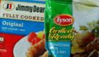 شركة أمريكية تفصل 10 موظفين أساءوا معاملة دجاج