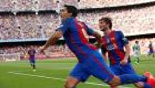 بالفيديو.. سواريز وميسي يقودان برشلونة لفوز ساحق على بيتيس